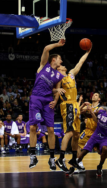 划破夜空 划破夜空